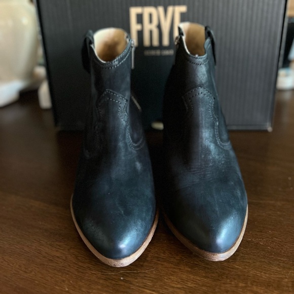 FRYE Reina Black Suede Oil Slick Leather Ankle Chunky Heel Booties US 7 - Picture 5 of 12